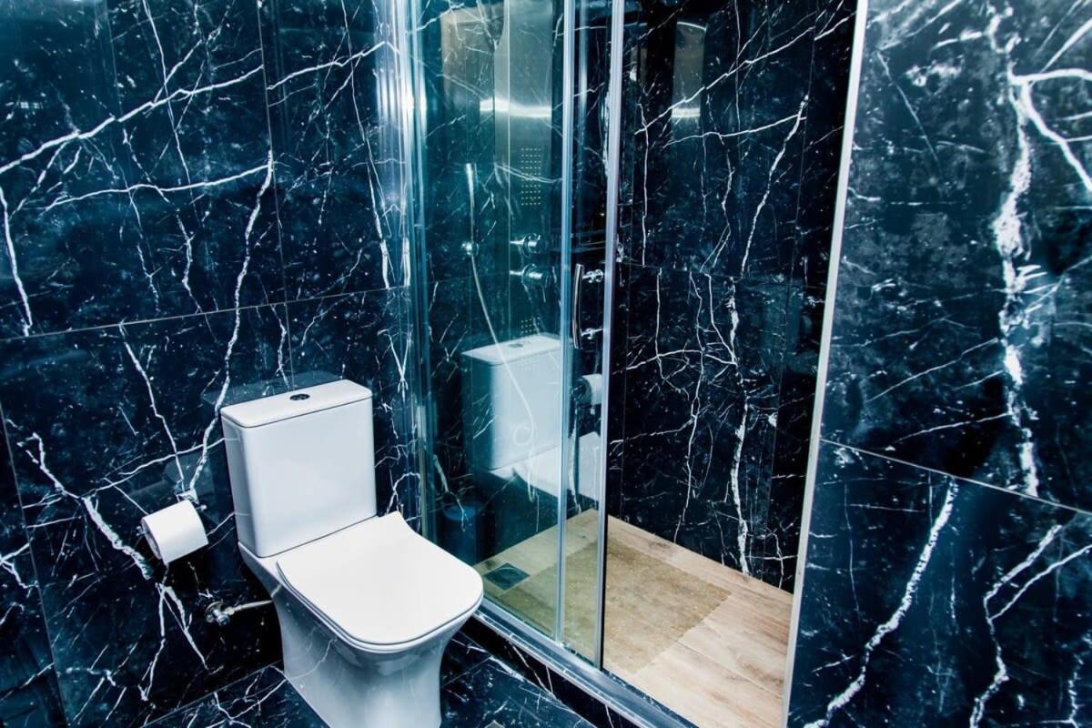 Contemporary And Chic Apartment In Central Atina Dış mekan fotoğraf