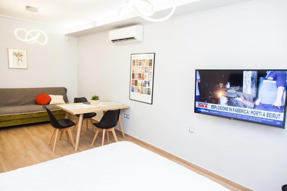 Contemporary And Chic Apartment In Central Atina Dış mekan fotoğraf